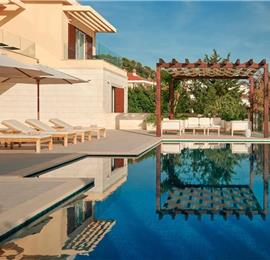 5 bedroom villa with infinity pool and sea views Hvar Town, sleeps 10